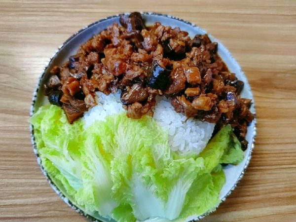 滷肉飯成品