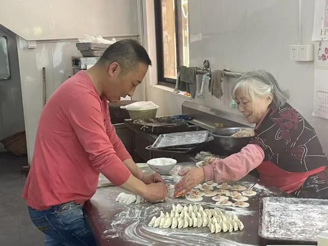 袁利明和兒子張鈺